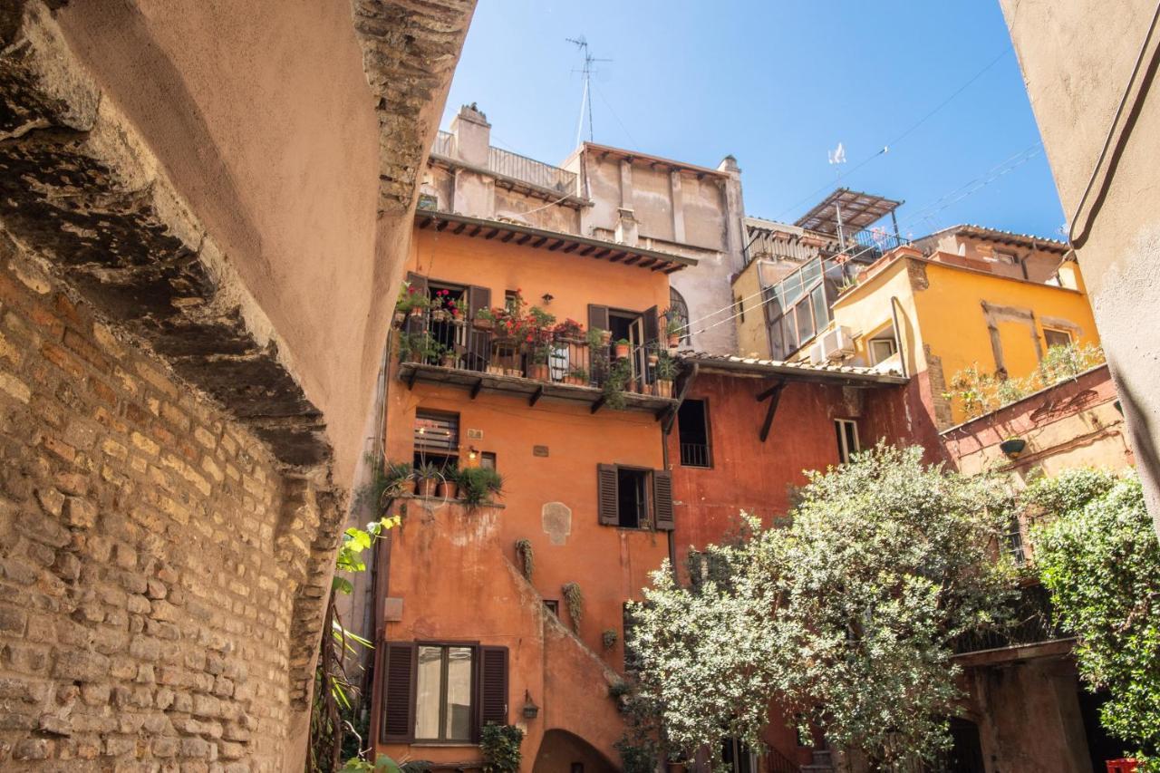The Red House At Arco Degli Acetari - Rome — Foto 2