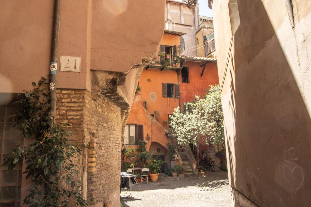 The Red House At Arco Degli Acetari - Rome — Foto 1